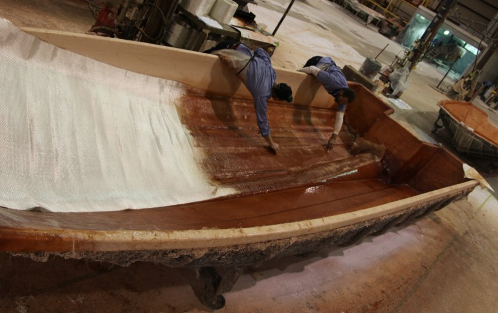 blue wave boat construction hand laid resins
